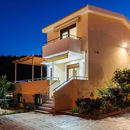 Villa Armonia - Beachfront Majestic Retreat Petalídhion Dış mekan fotoğraf