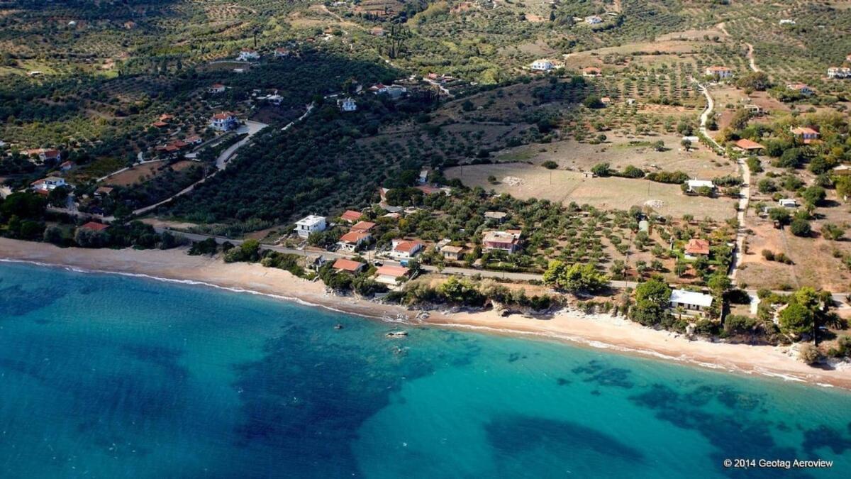 Villa Armonia - Beachfront Majestic Retreat Petalídhion Dış mekan fotoğraf