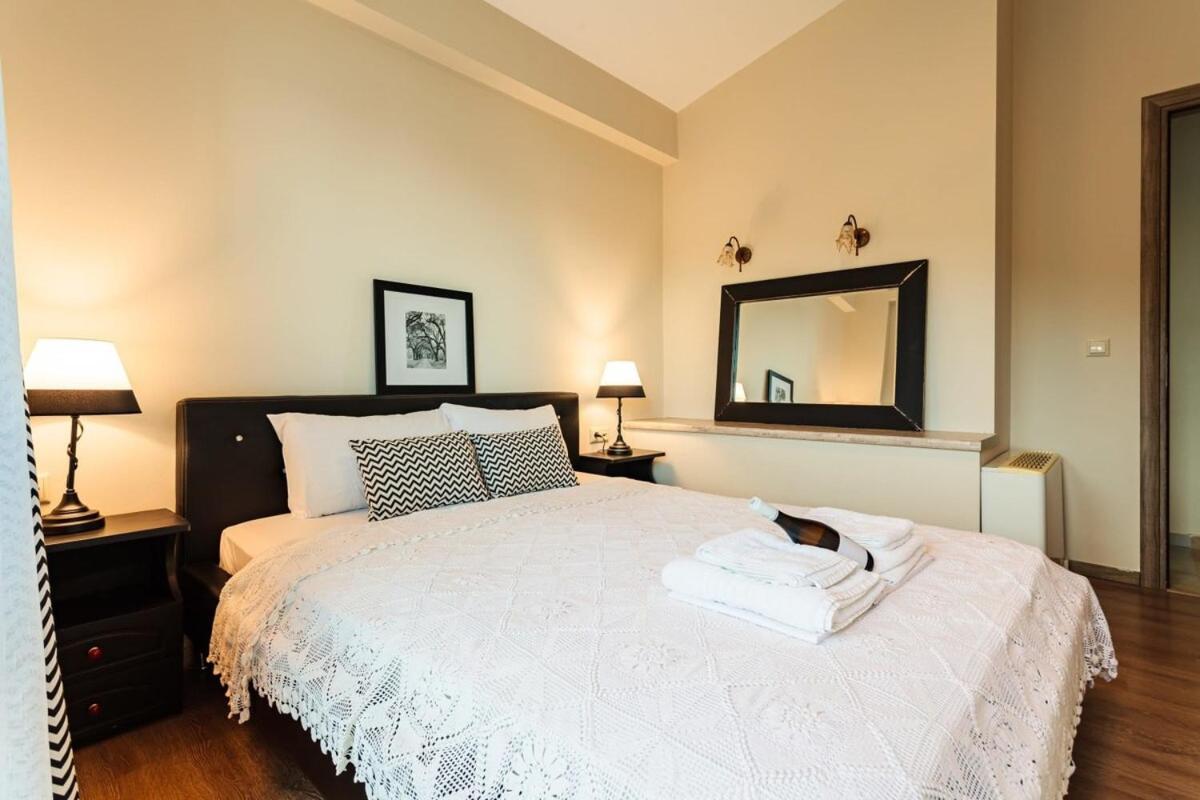 Villa Armonia - Beachfront Majestic Retreat Petalídhion Dış mekan fotoğraf