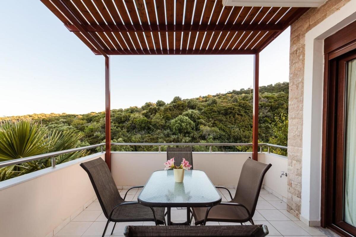 Villa Armonia - Beachfront Majestic Retreat Petalídhion Dış mekan fotoğraf