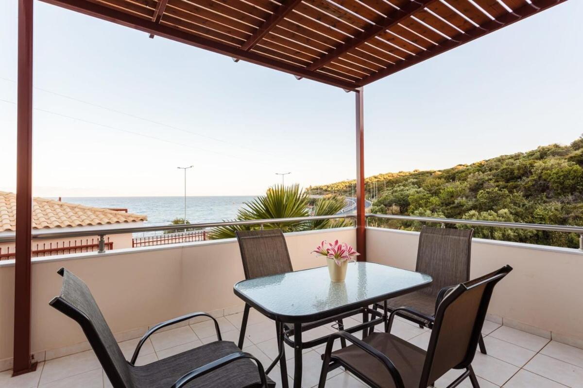 Villa Armonia - Beachfront Majestic Retreat Petalídhion Dış mekan fotoğraf