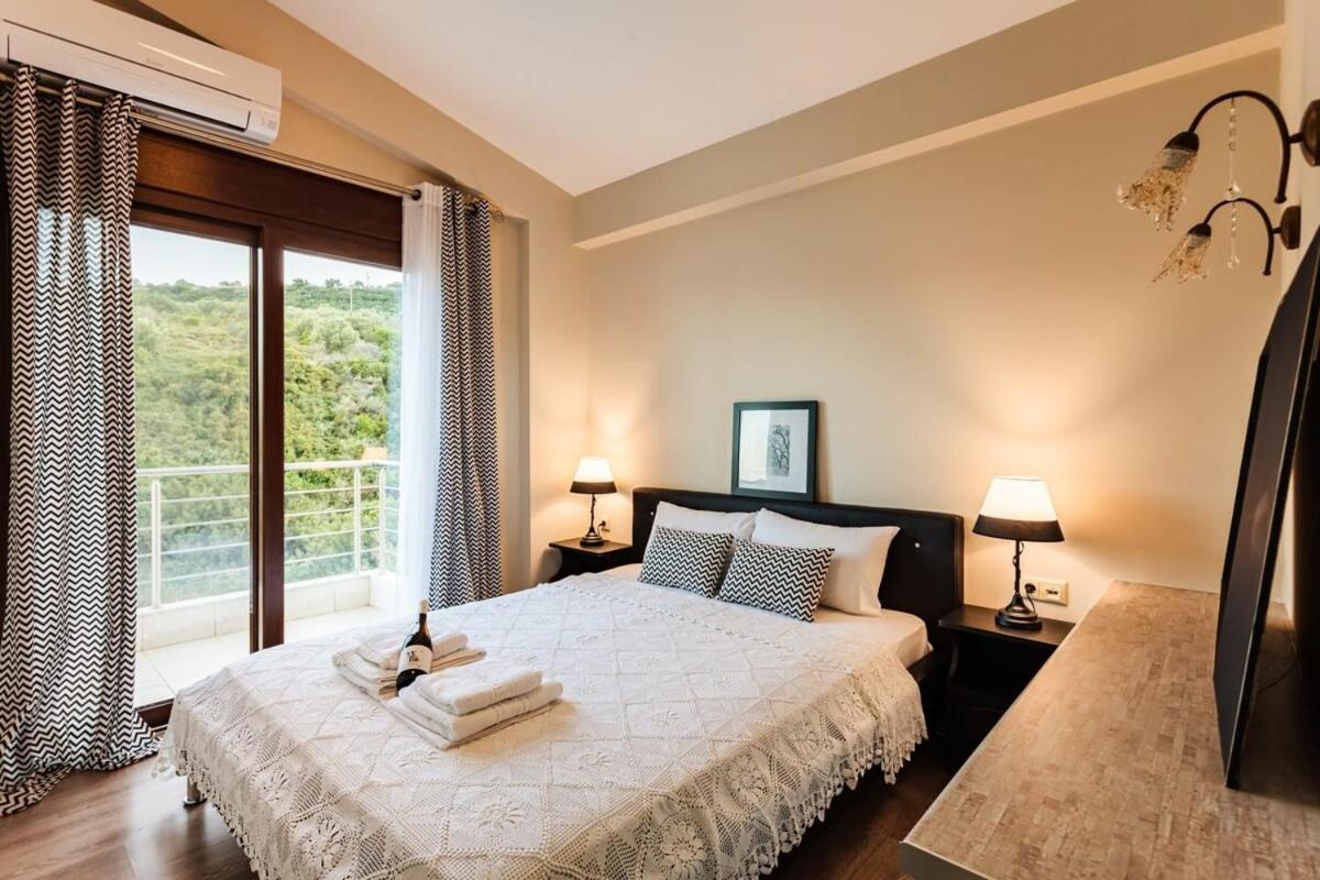 Villa Armonia - Beachfront Majestic Retreat Petalídhion Dış mekan fotoğraf