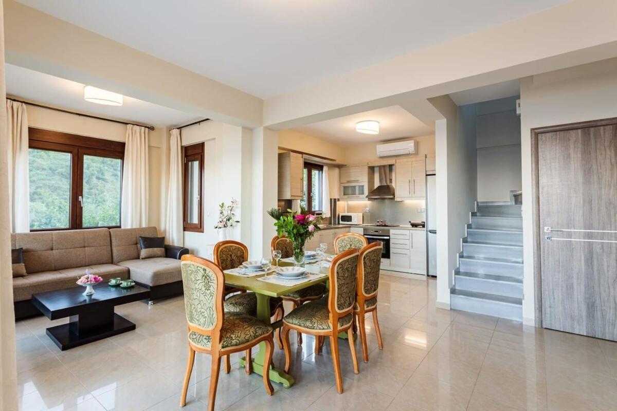 Villa Armonia - Beachfront Majestic Retreat Petalídhion Dış mekan fotoğraf