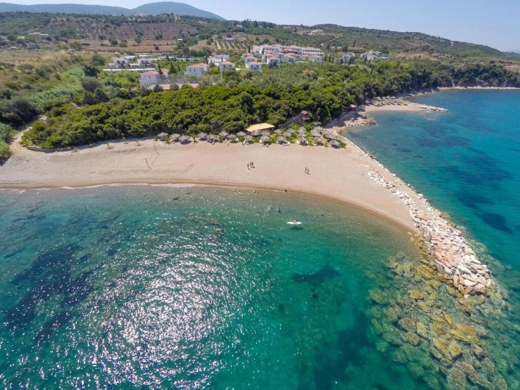 Villa Armonia - Beachfront Majestic Retreat Petalídhion Dış mekan fotoğraf